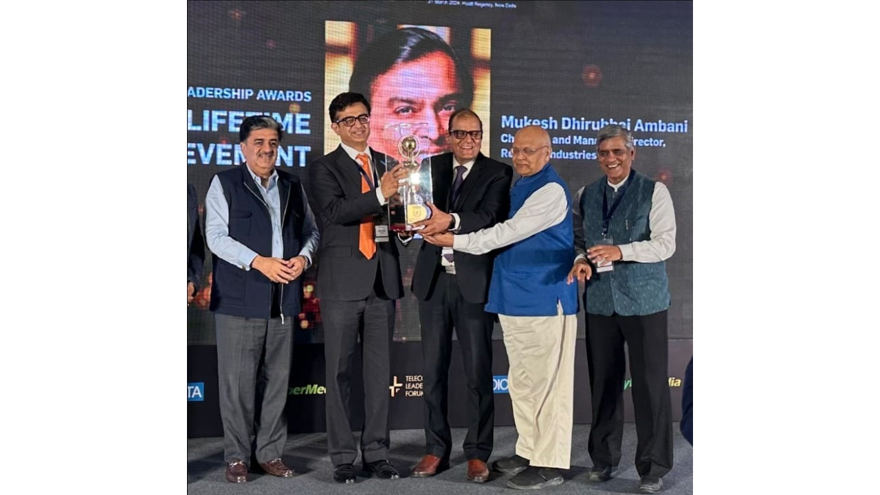 Reliance Industries Chairman, Mukesh Ambani, Honoured with Lifetime Achievement Award; Mathew Oommen Receives Pathbreaker of the Year Award